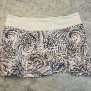 Lululemon play off the pleats skirt